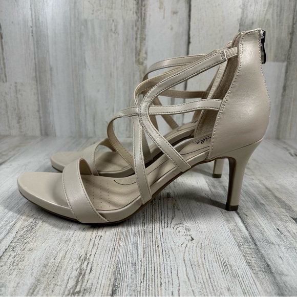New LIFESTRIDE Masquerade Heeled Sandal In Almond Milk #317 - Picture 1 of 9